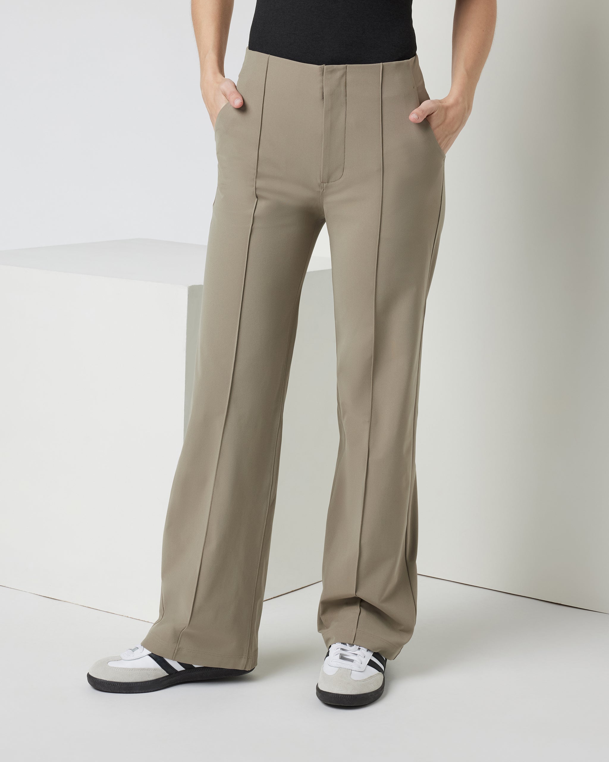 Womens Meta Wideleg Pant - Short | Taupe