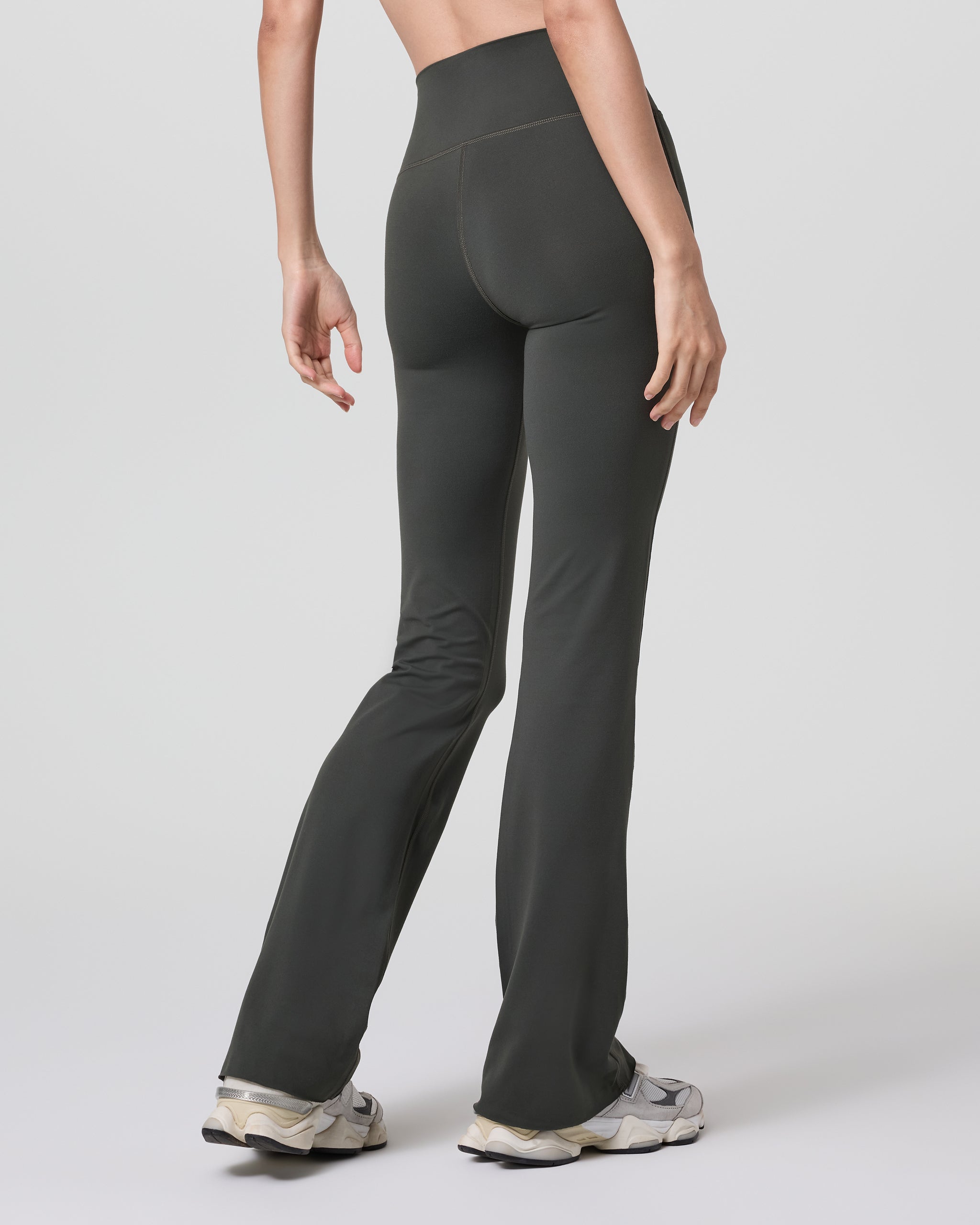 Halo Slim Flare Pant | Kale