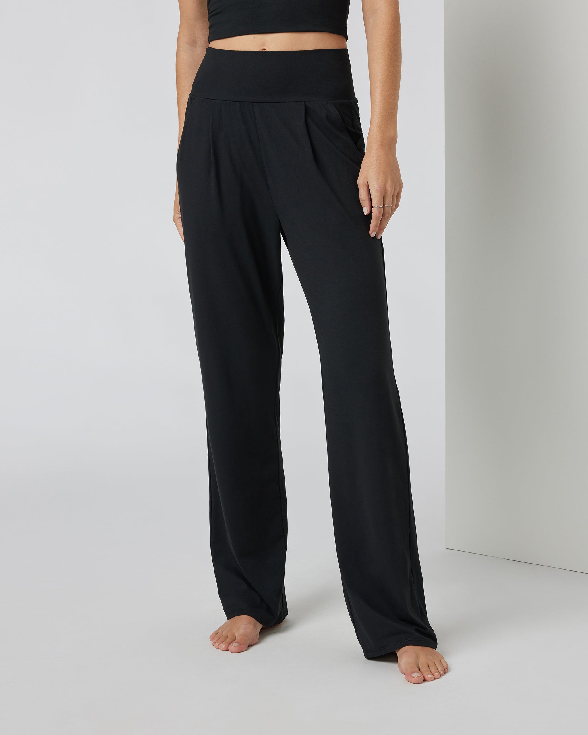 Lux At Ease Straight | Black