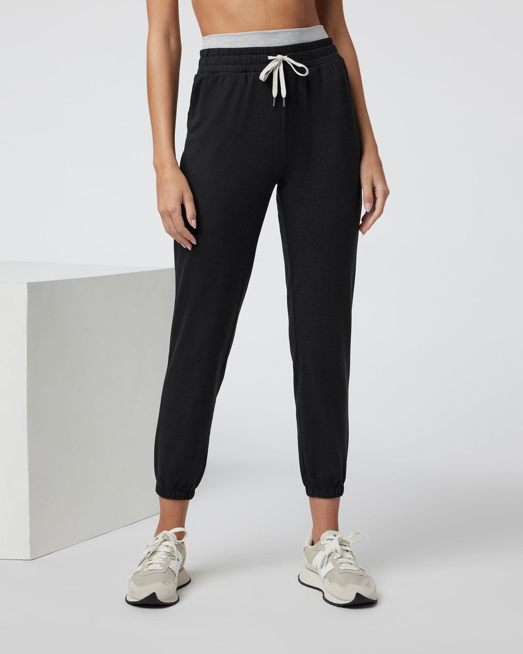 Halo Warm-Up Jogger | Black Heather
