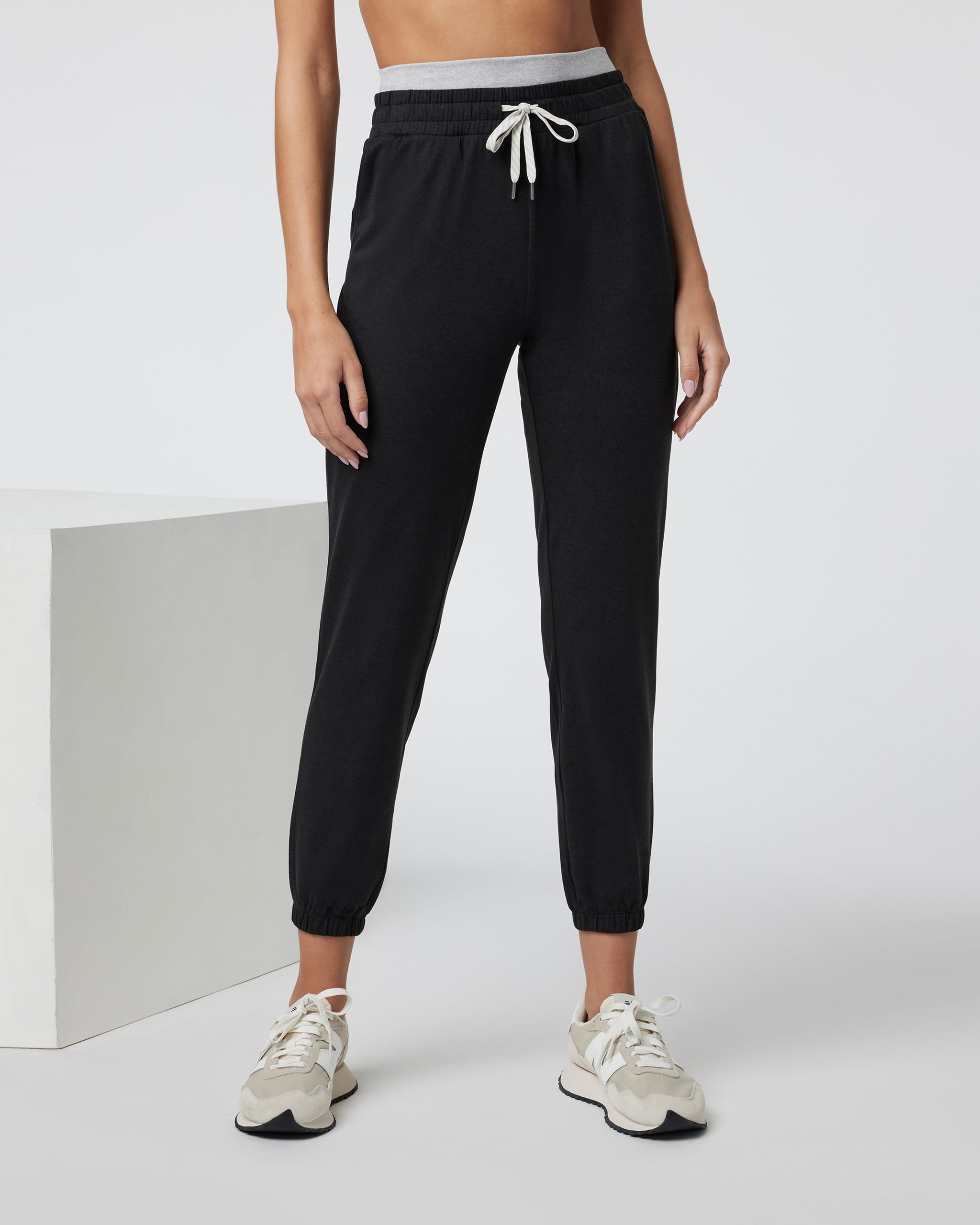 Halo Warm-Up Jogger | Black Heather