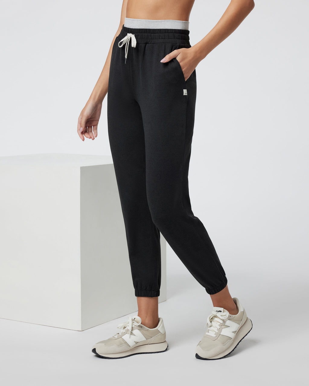 Halo Warm-Up Jogger | Black Heather