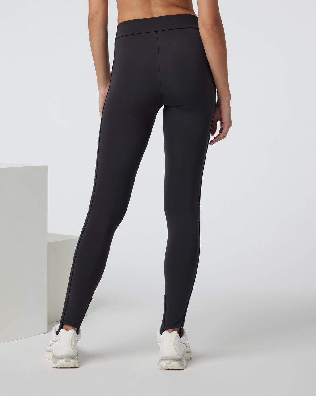 Chilled Out Stirrup Legging | Washed Black