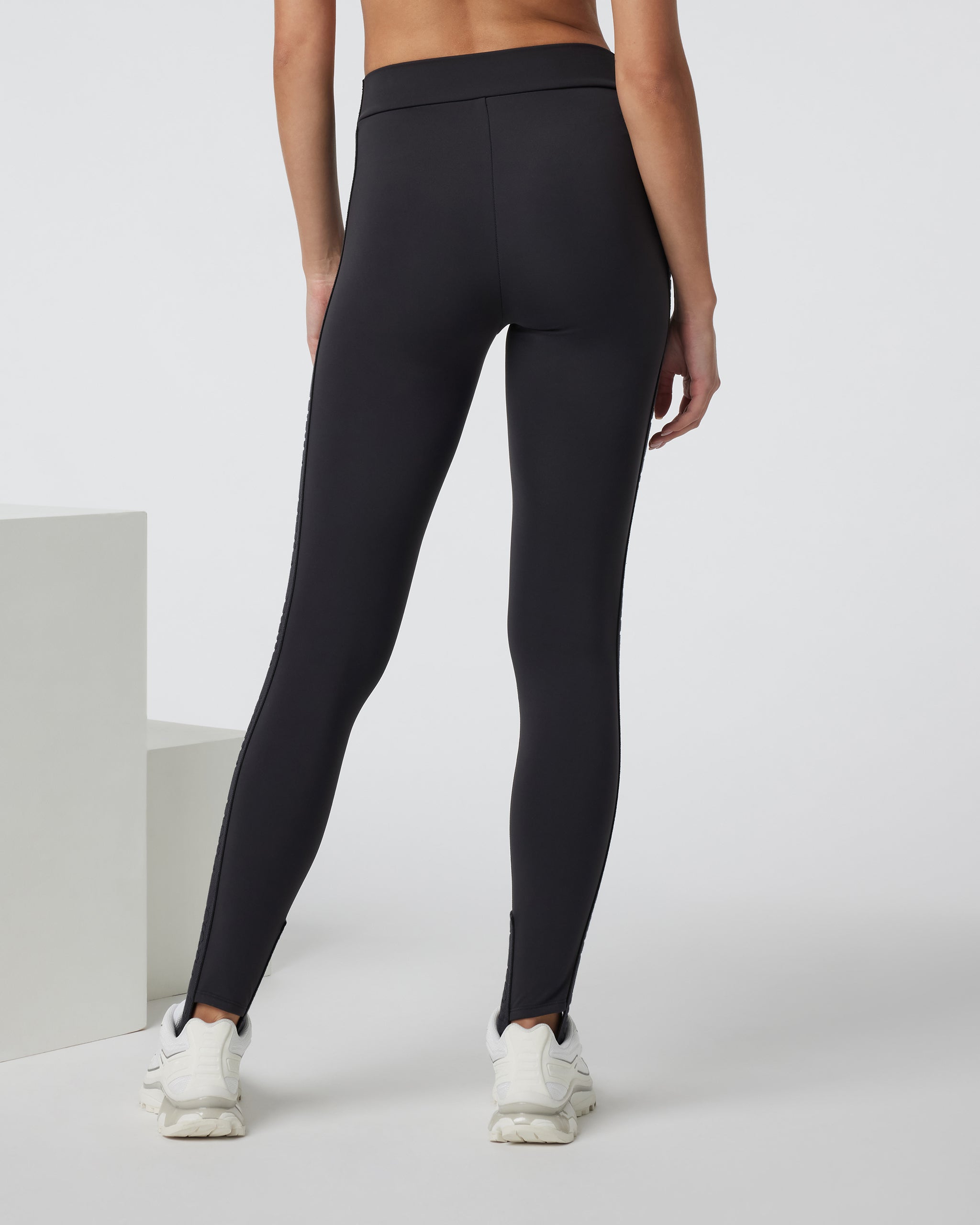 Chilled Out Stirrup Legging | Washed Black