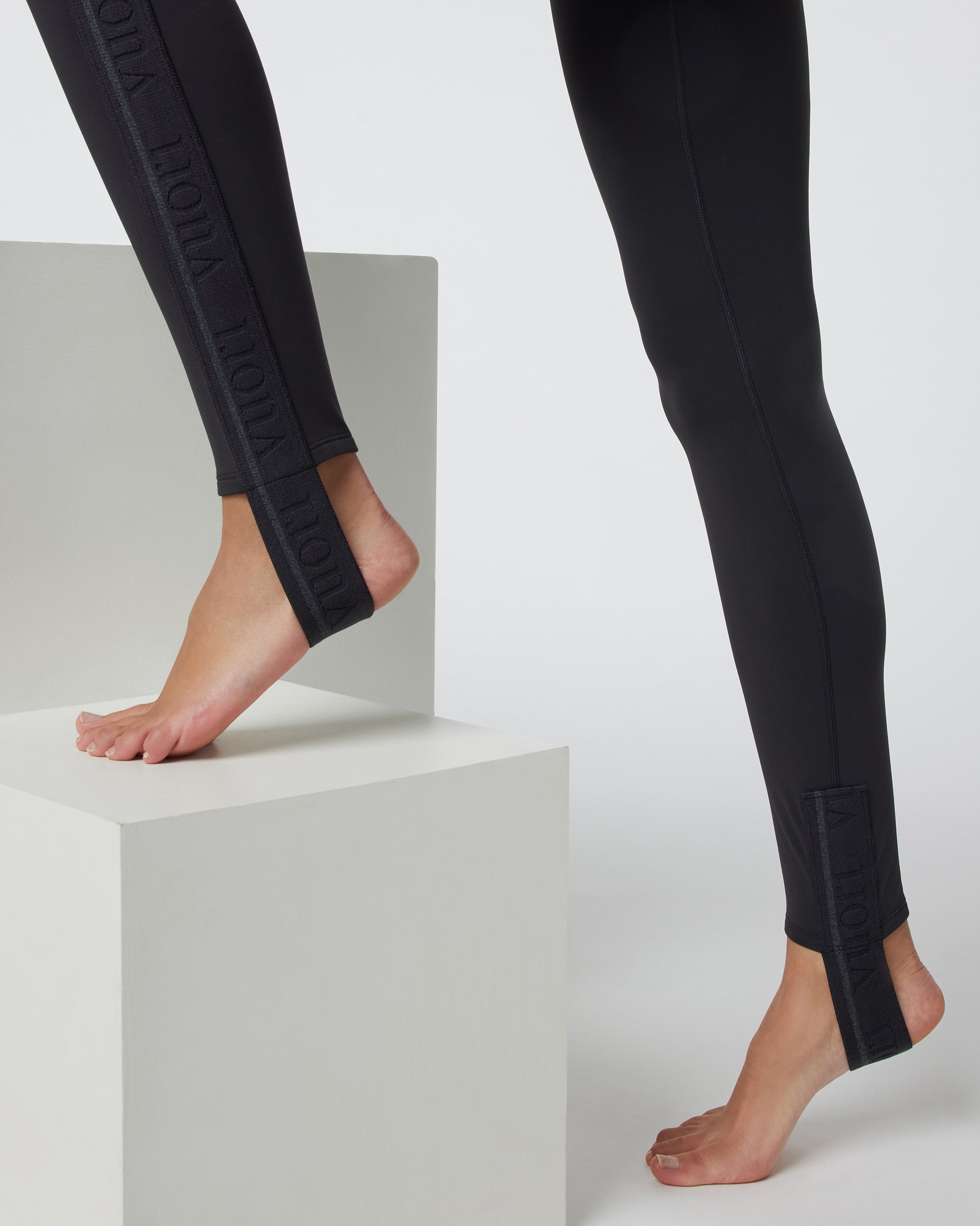 Chilled Out Stirrup Legging | Washed Black