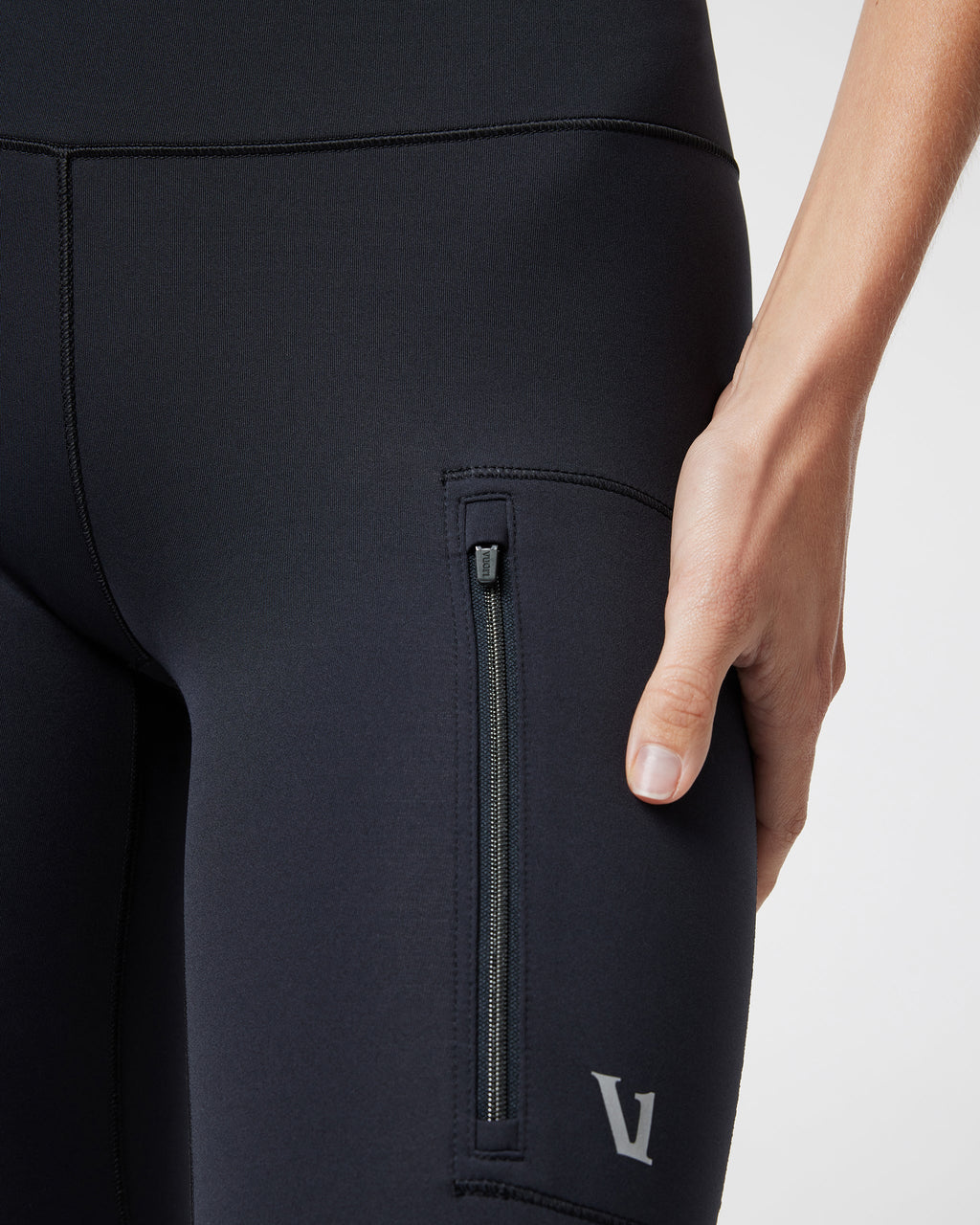 Evolve Zipped Legging | Black