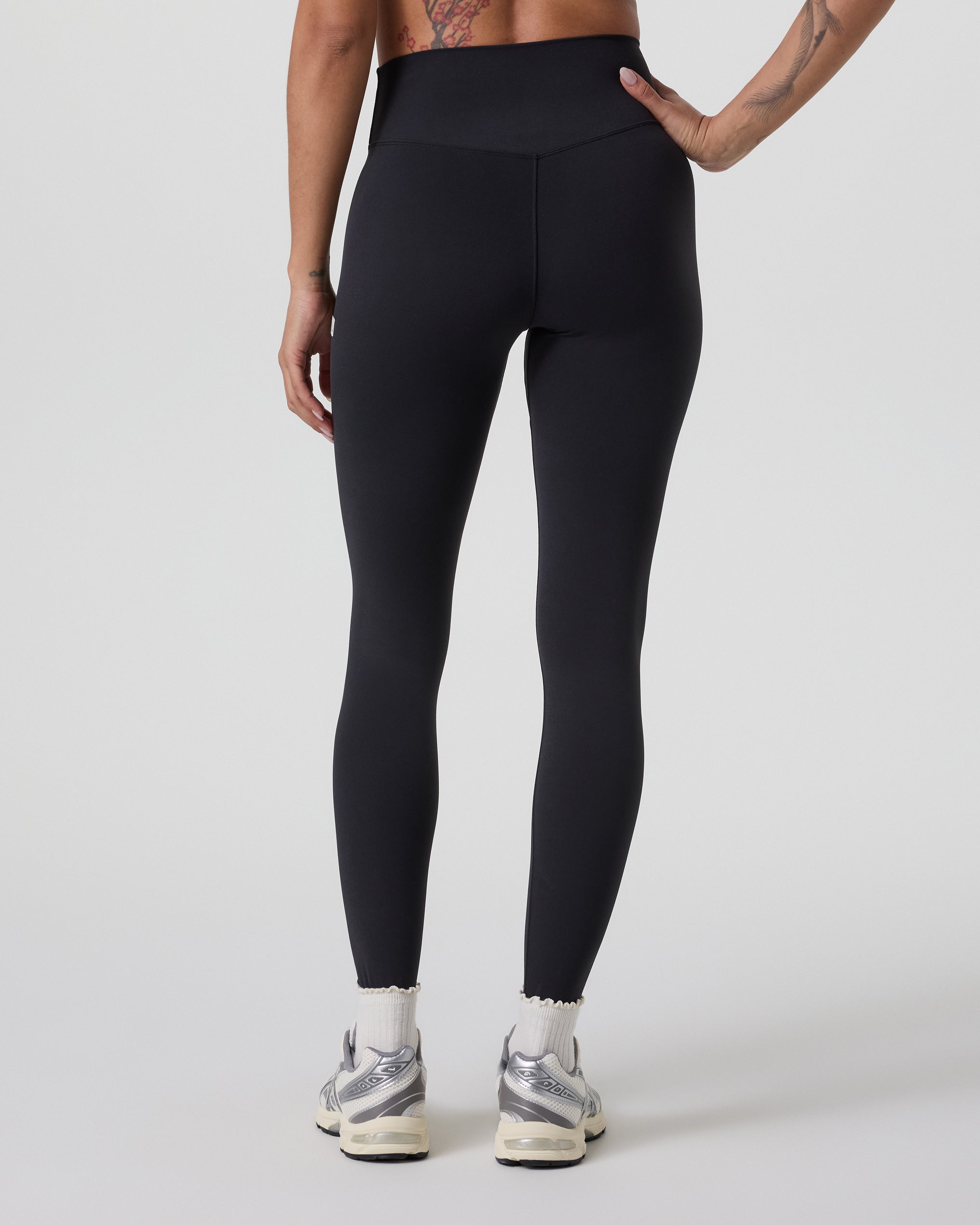 Vuori AllTheForm™ Legging- Short | Black