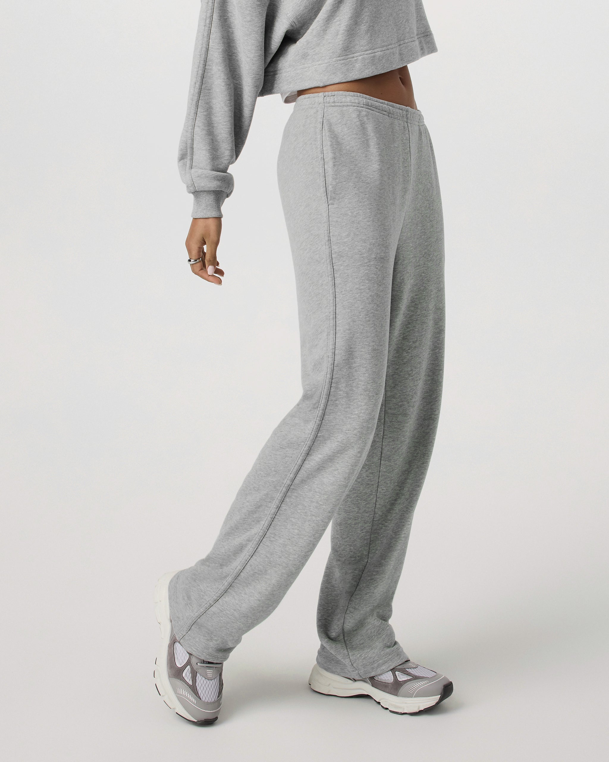 Sedona Straight Leg Sweatpant-Short | Light Heather Grey