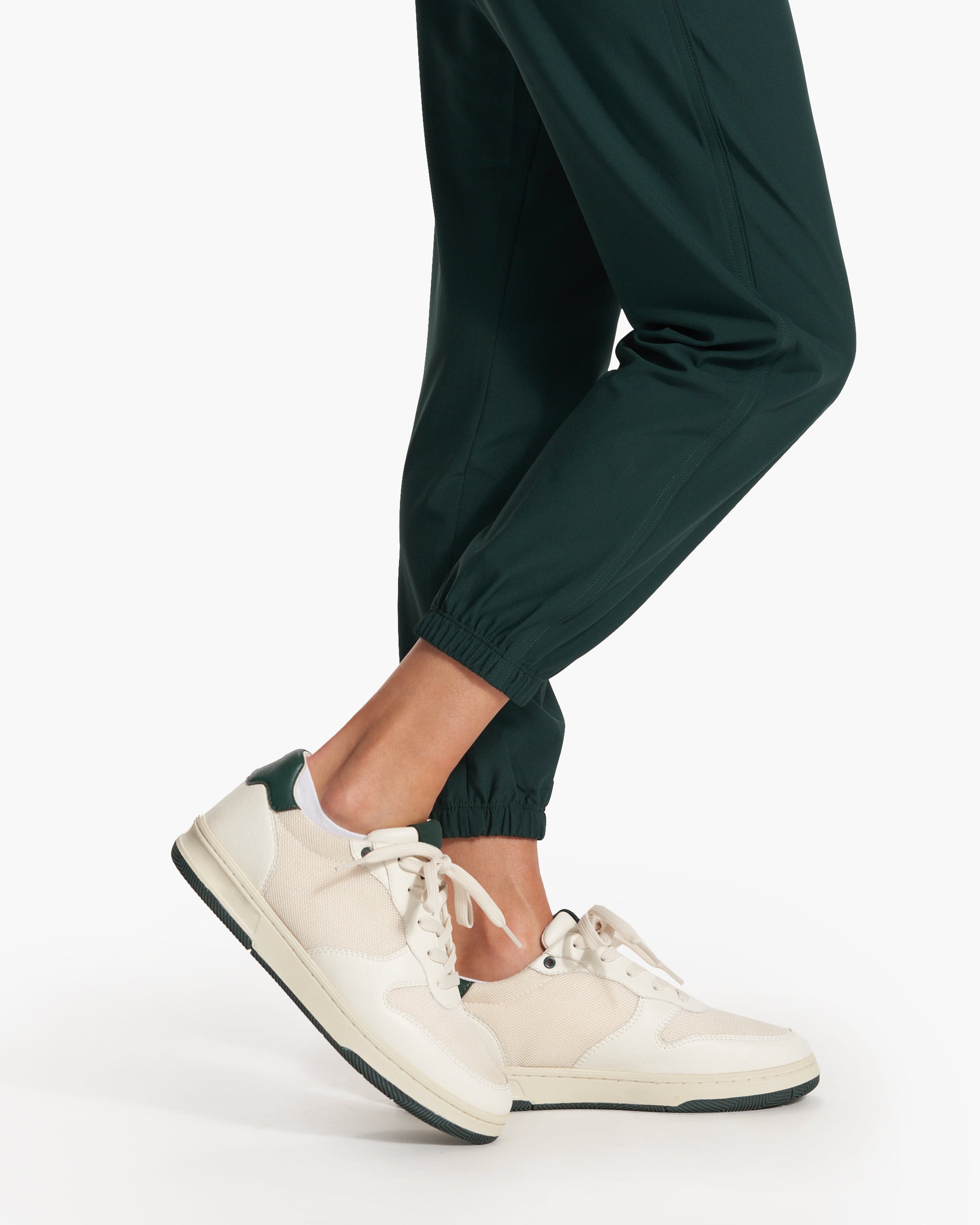 Weekend Jogger | Grass