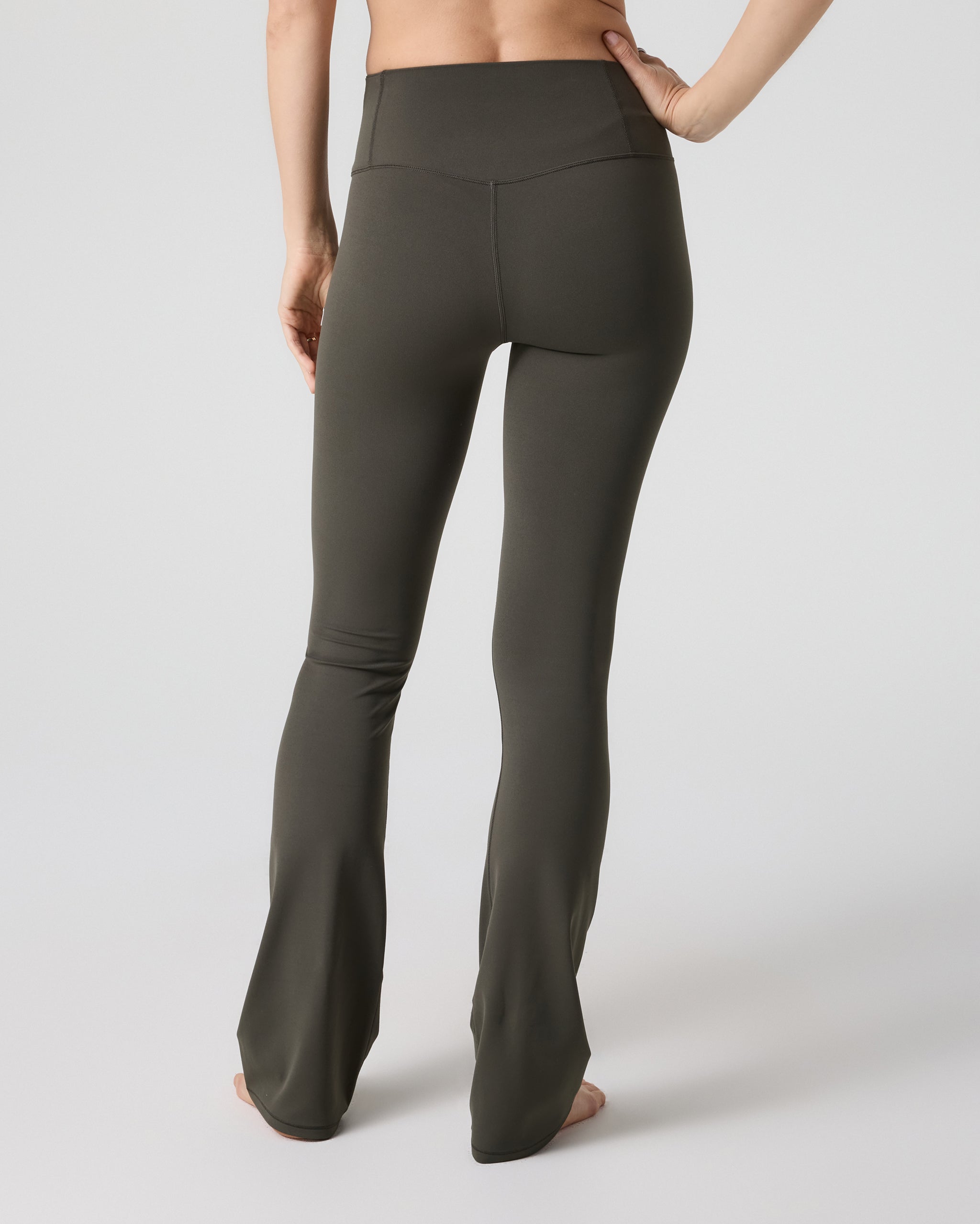 Vuori AllTheFeels™ Slim Flare - Short | Kale