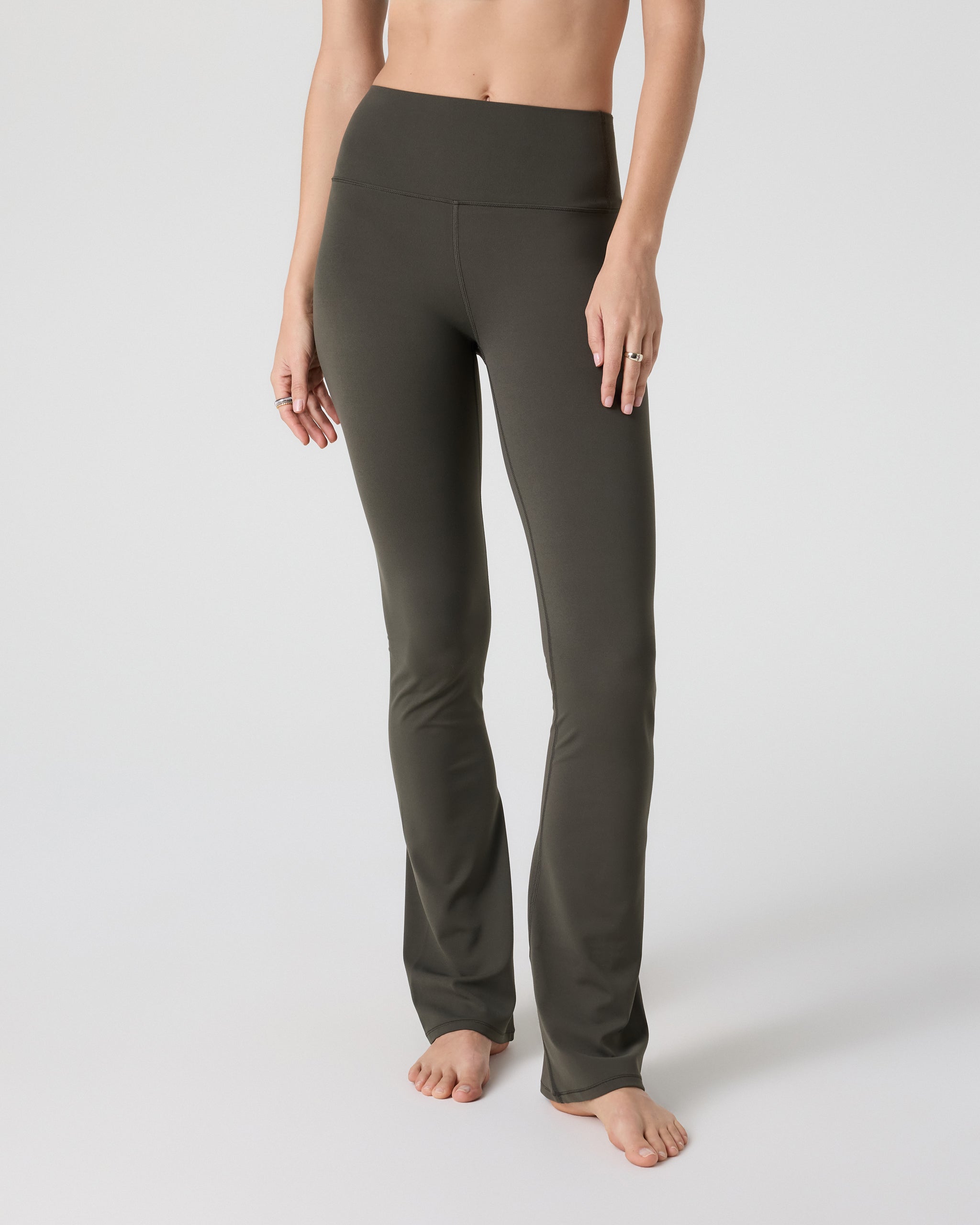 Vuori AllTheFeels™ Slim Flare - Short | Kale