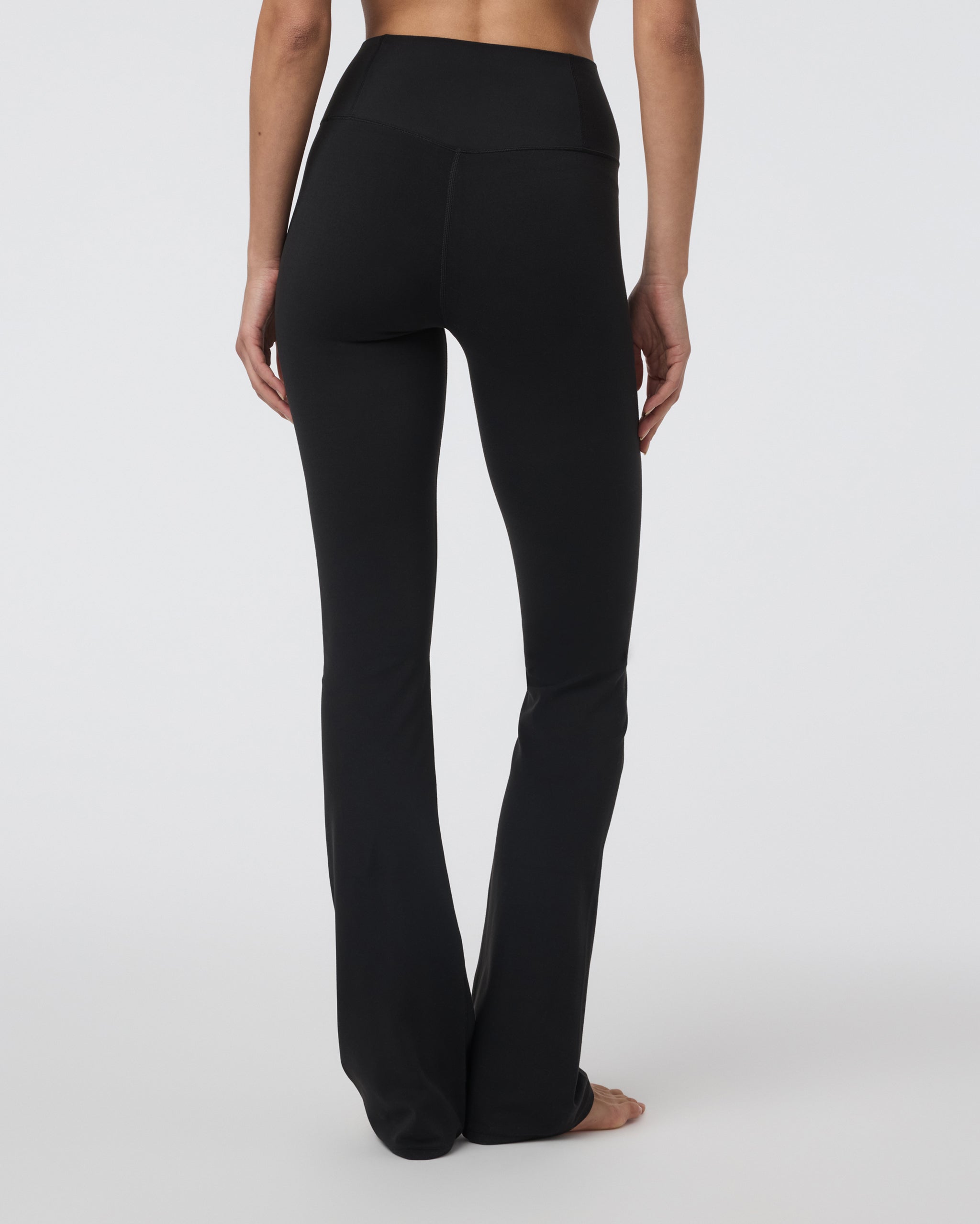 Vuori AllTheFeels™ Slim Flare | Black