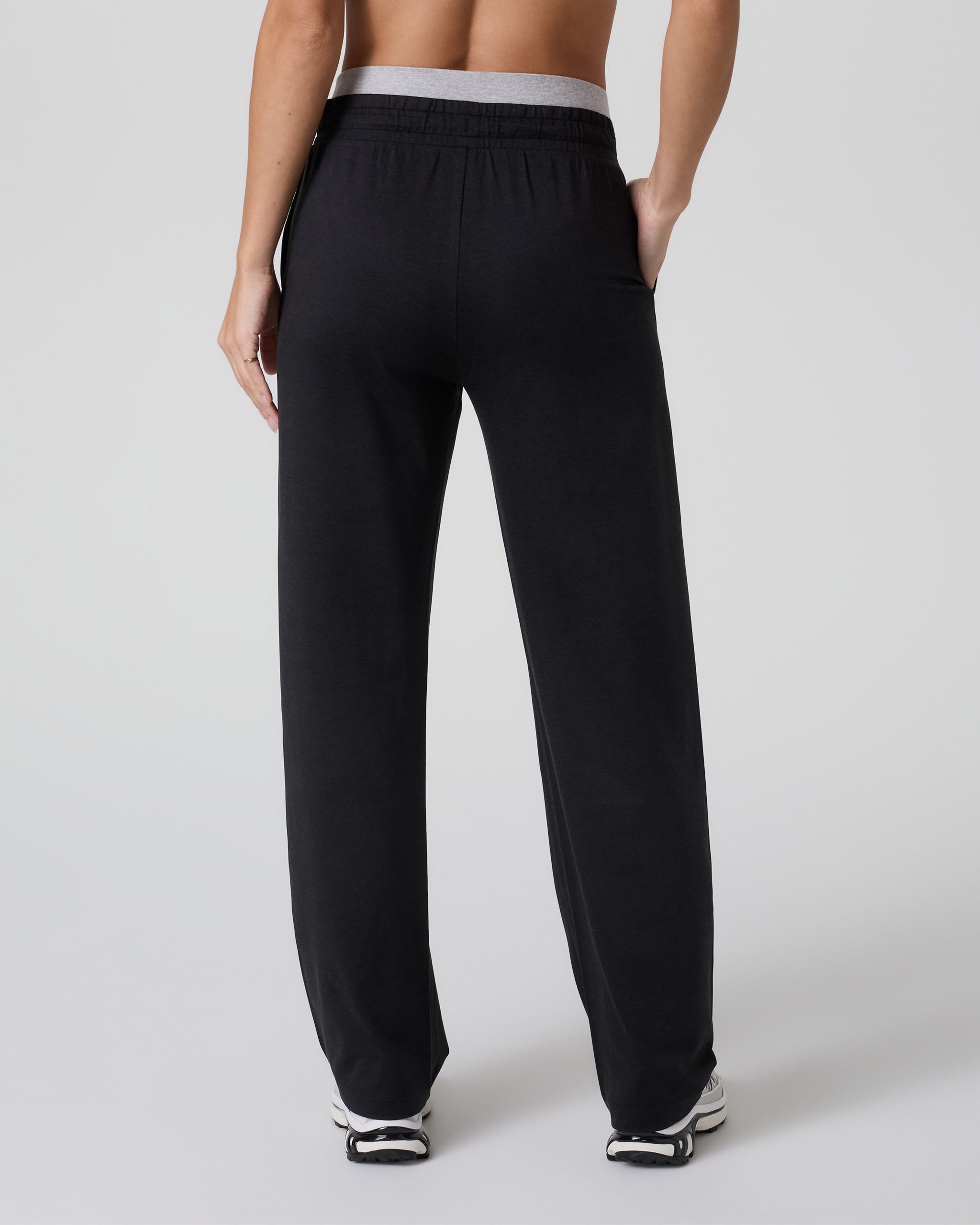 Halo Warm Up Straight Leg Pant | Black Heather