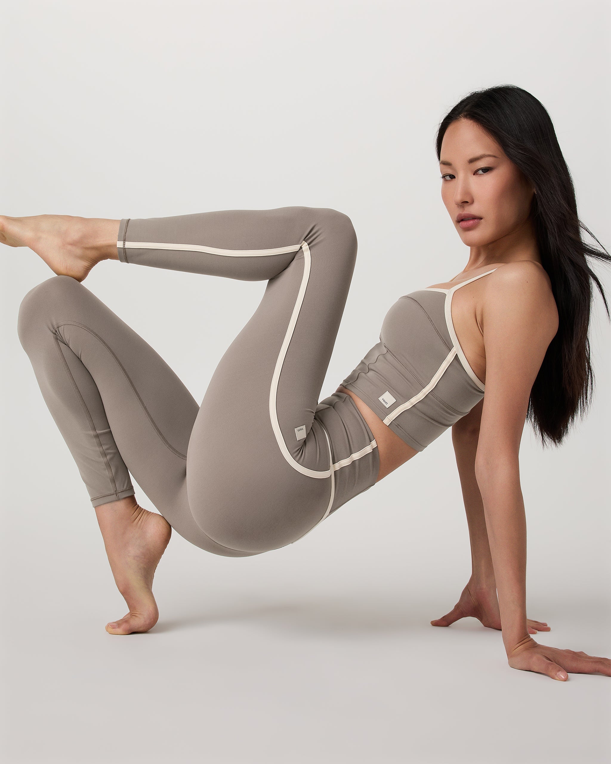Vuori AllTheFeels™ Corset Legging | Smokey Taupe