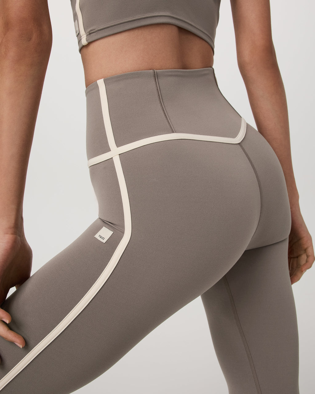 Vuori AllTheFeels™ Corset Legging | Smokey Taupe