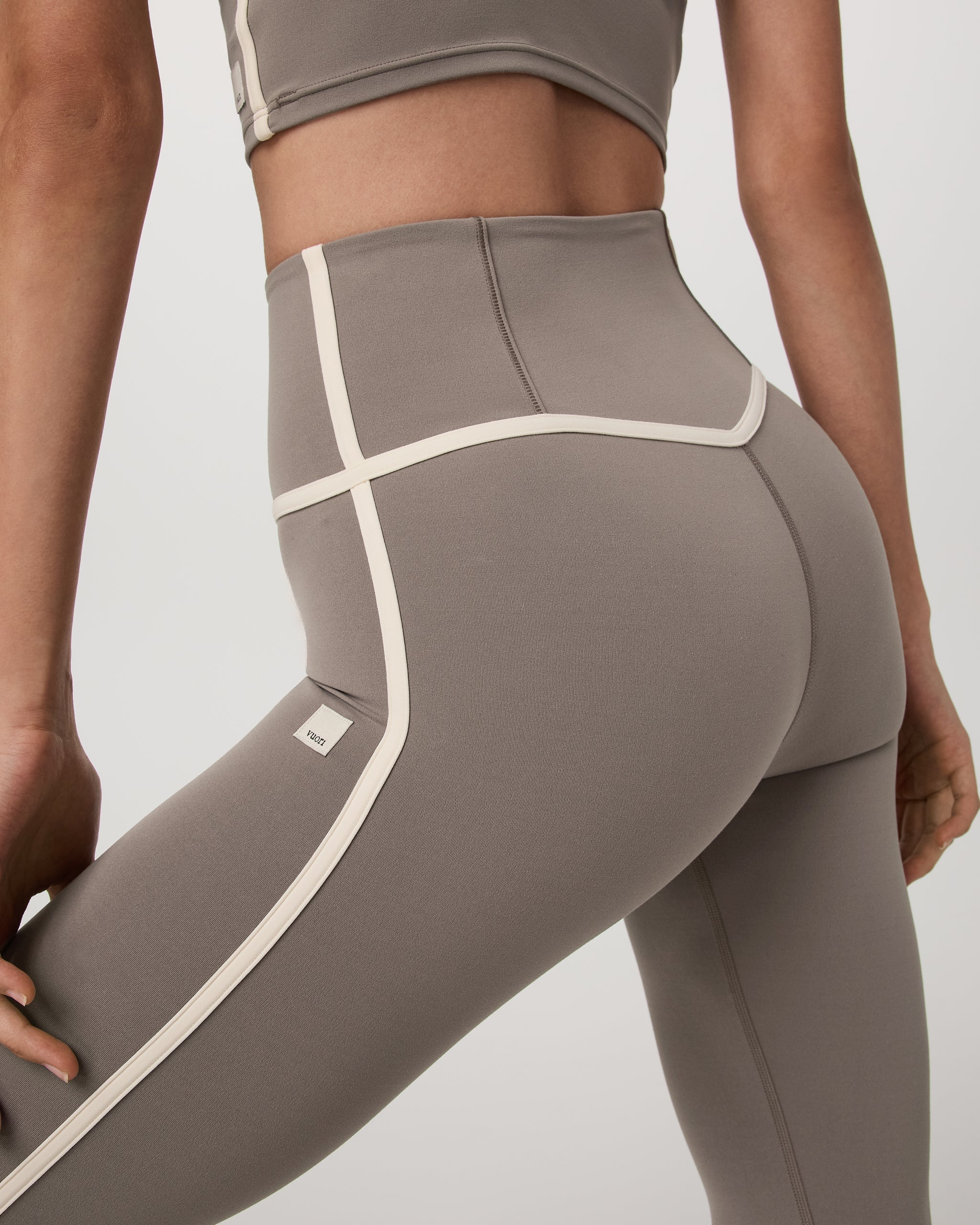 Vuori AllTheFeels™ Corset Legging | Smokey Taupe