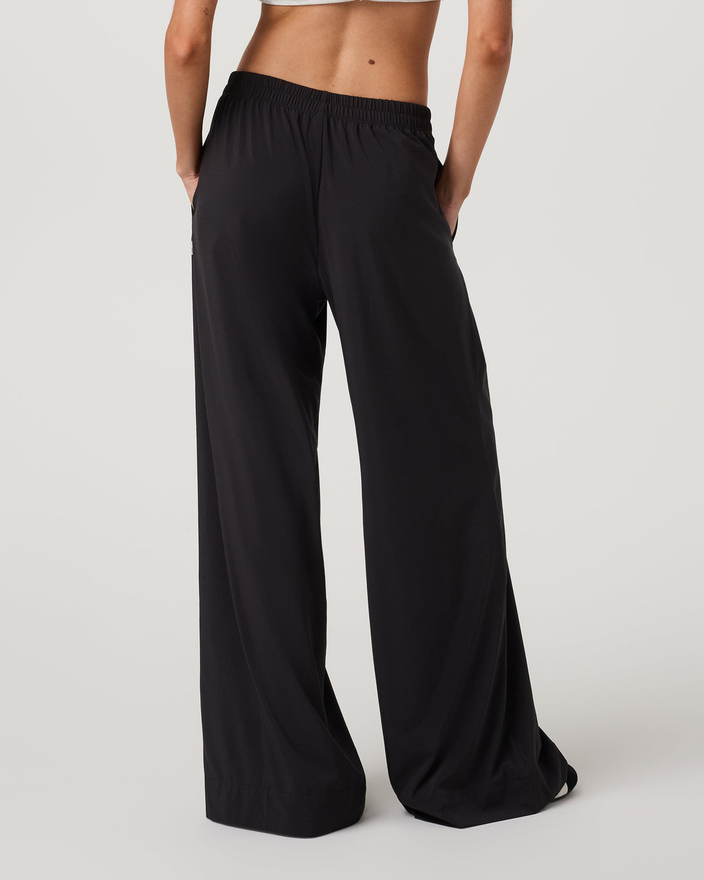Villa Vibes Wideleg | Black