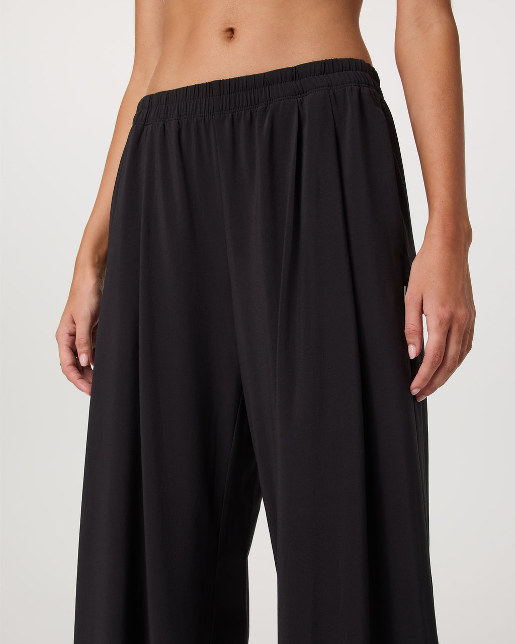 Villa Vibes Wideleg | Black