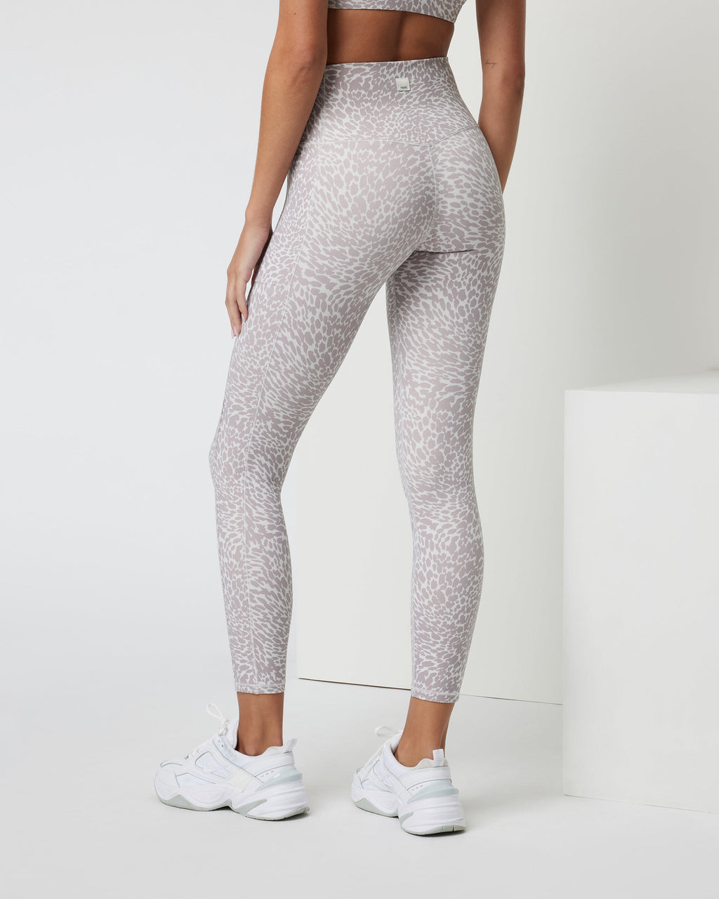 Studio Pocket Legging | Salt Blurred Torrent
