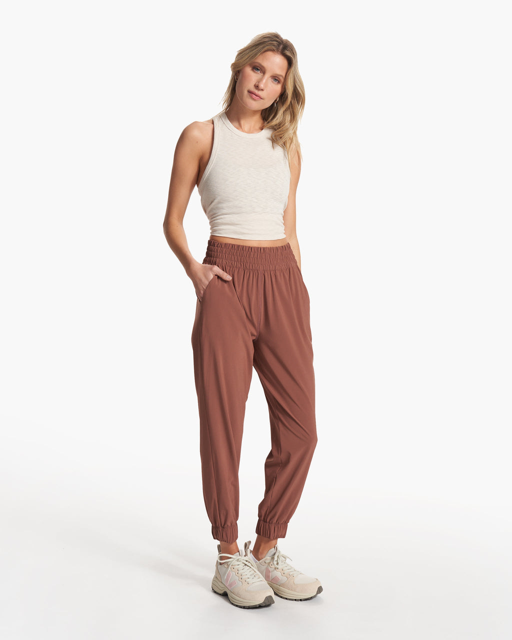 Villa Jogger | Hazelnut