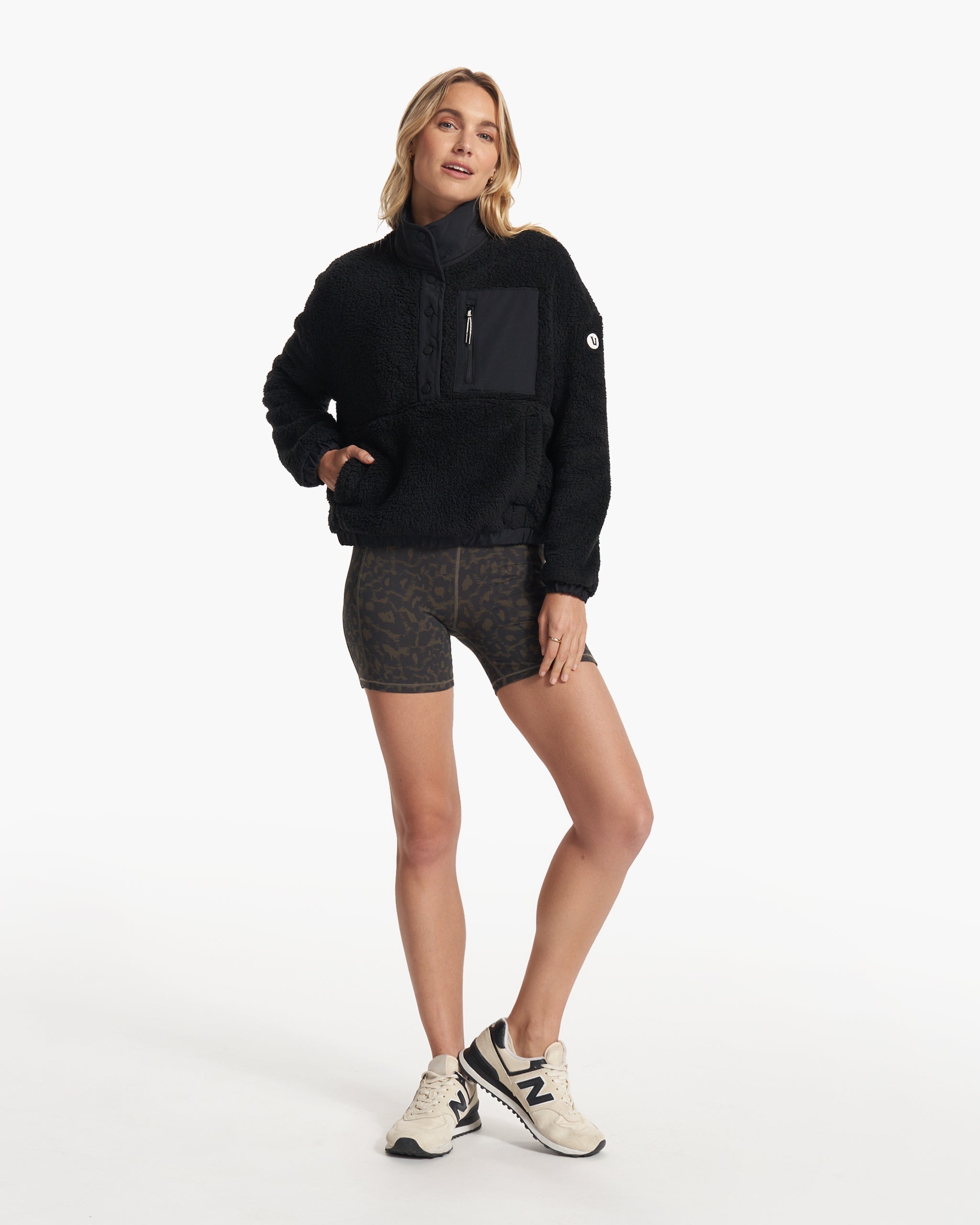 Cozy Sherpa Popover | Black