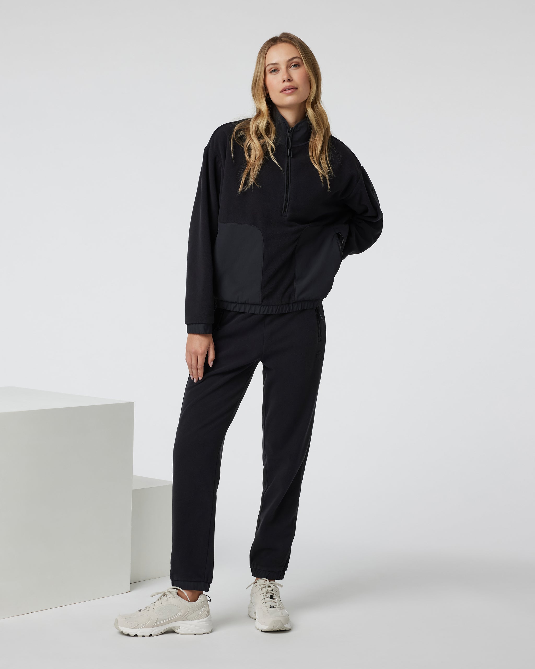 Women's Aspen Half Zip | Black