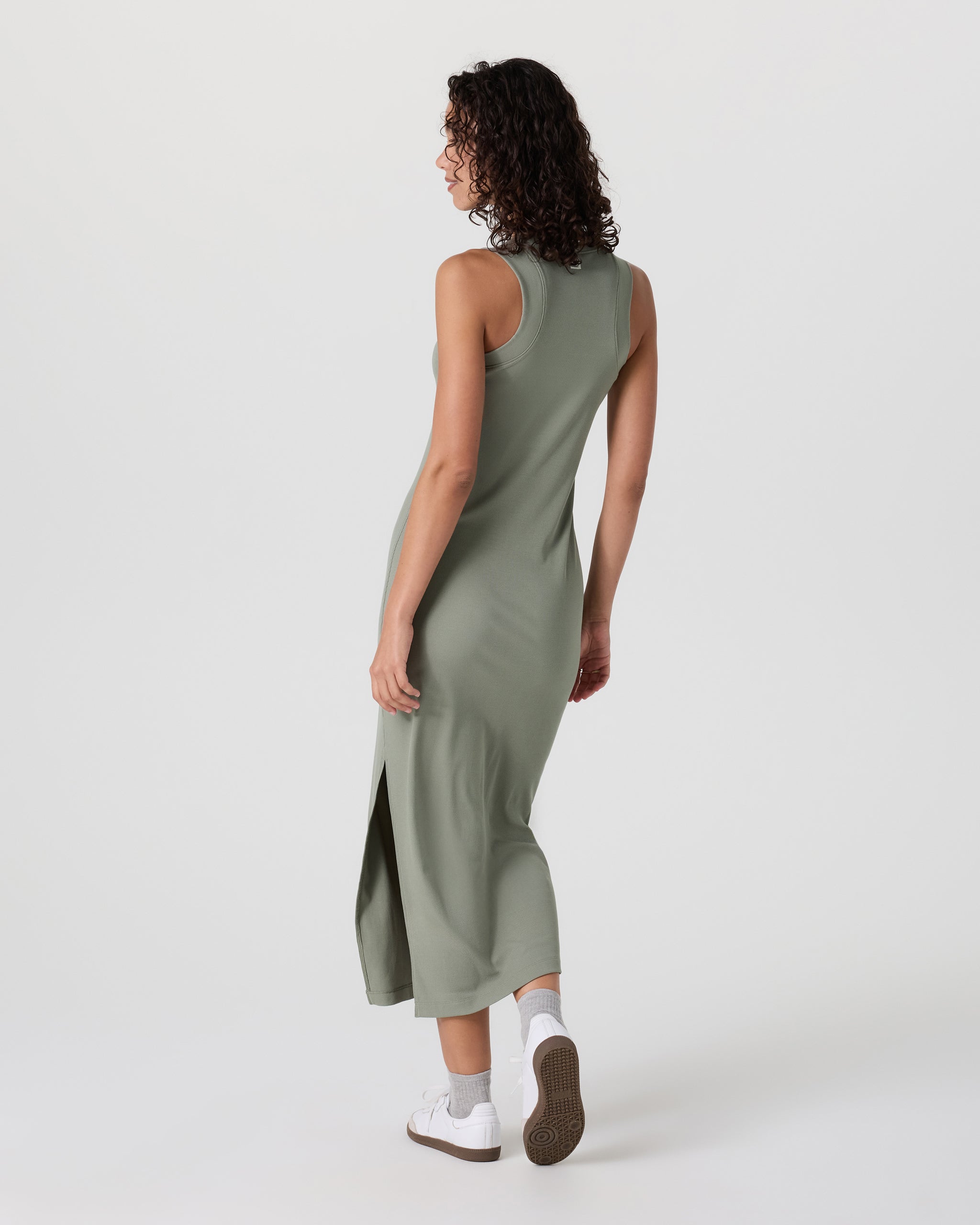 Pose Modern Dress | Laurel