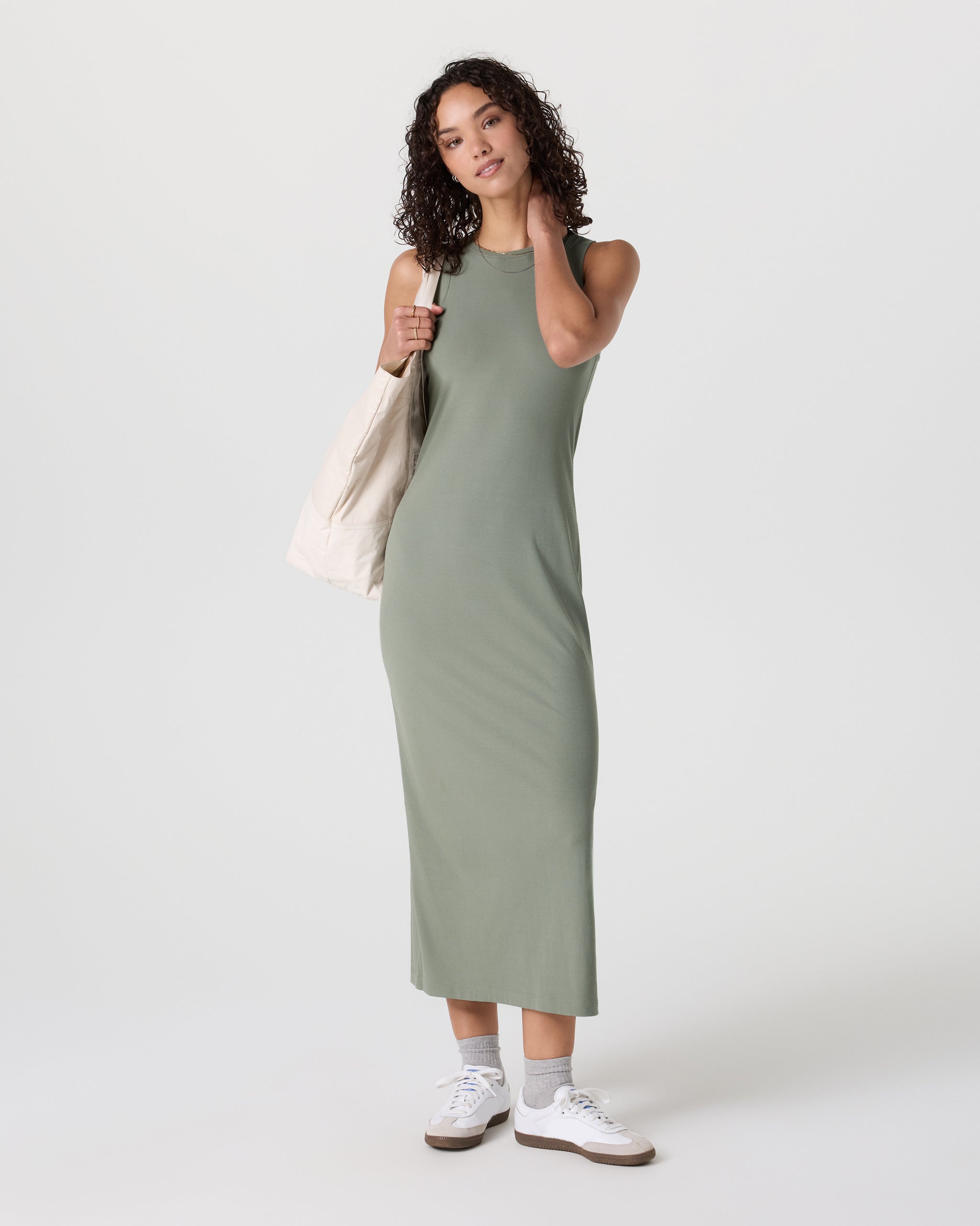 Pose Modern Dress | Laurel