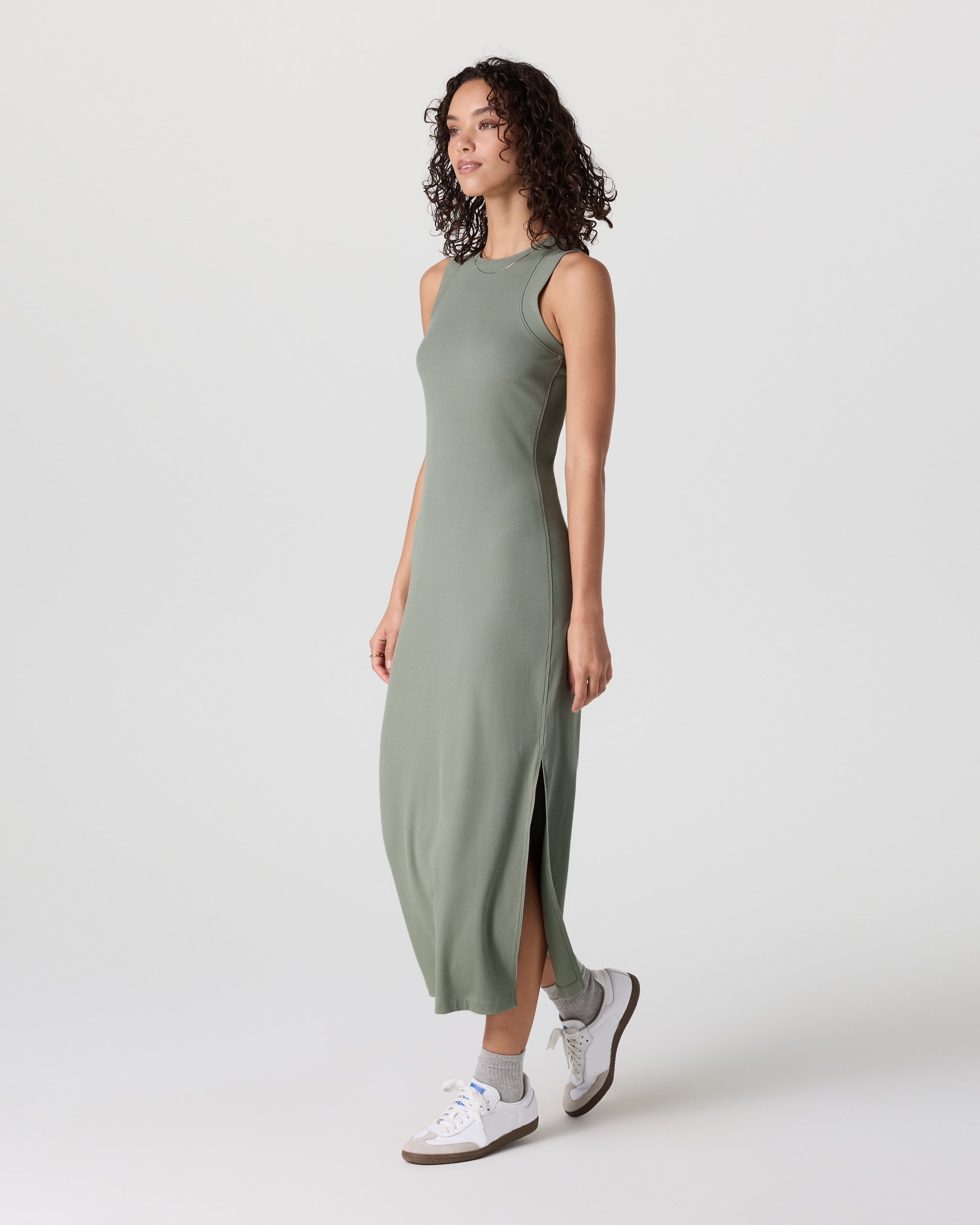 Pose Modern Dress | Laurel